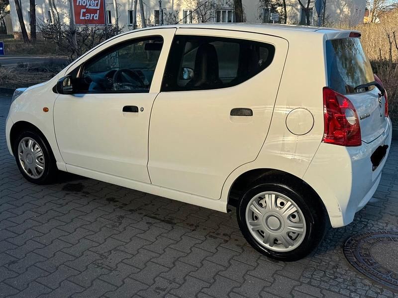 Gebraucht Suzuki Alto 50 PS (36 kW) 2011 Weiß Kleinwagen