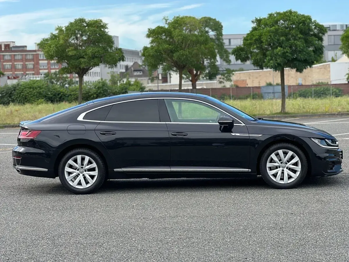 Gebraucht VW Arteon R-line 239 PS (175 kW) 2017 Schwarz Kleinwagen