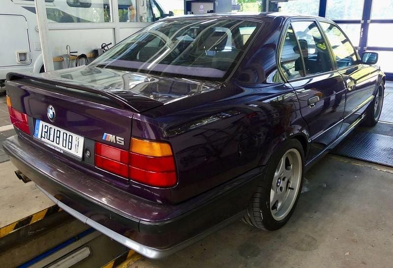 Gebraucht BMW M5 Competition Edition 340 PS (250 kW) 1992 Violet Limousine