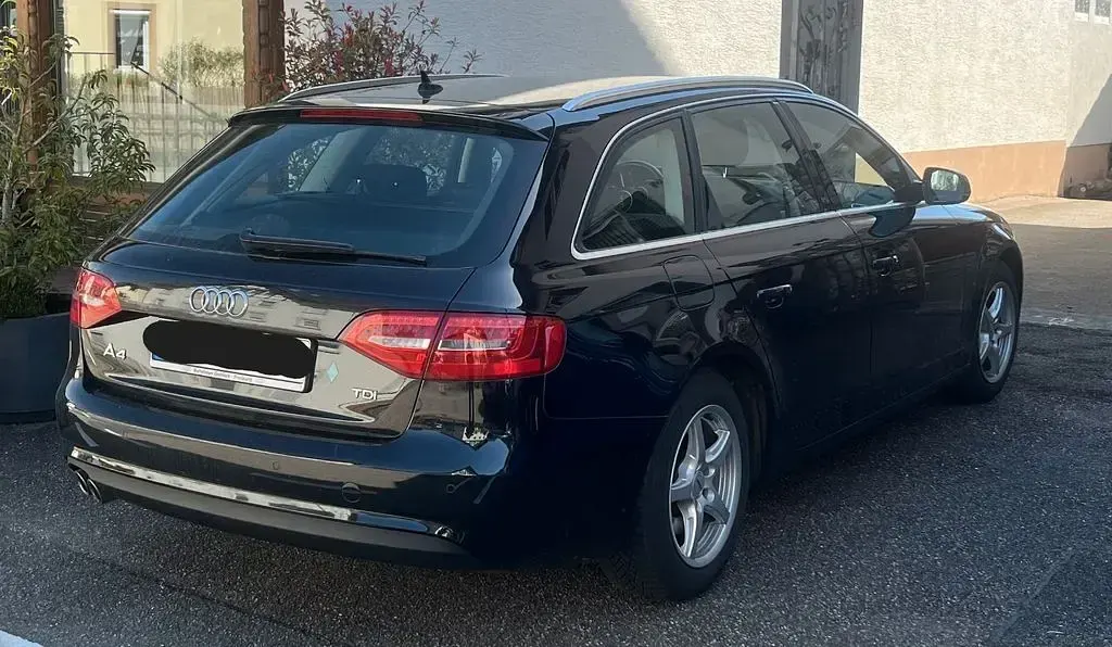 Używany Audi A4 Ambiente 150 KM (110 kW) 2014 Czarny Sedan/Limuzyna