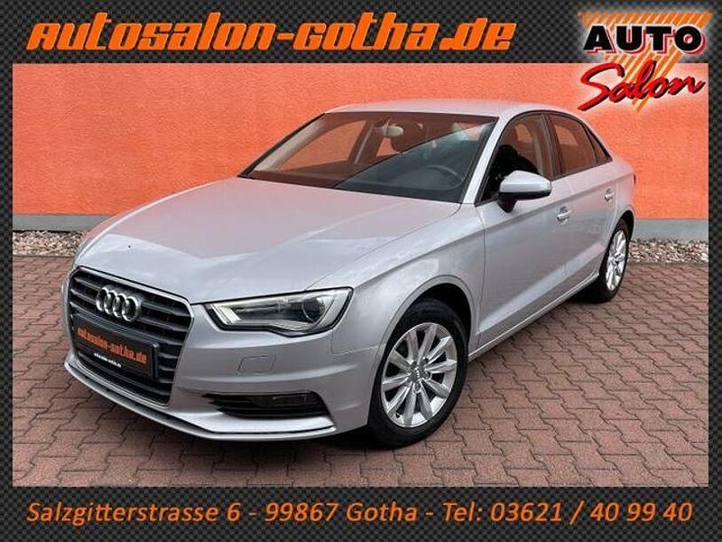 Grau Gebraucht 2015 Audi A3 Ambiente Limousine | 12.890 € (Fairer Preis) - Bild 1/4