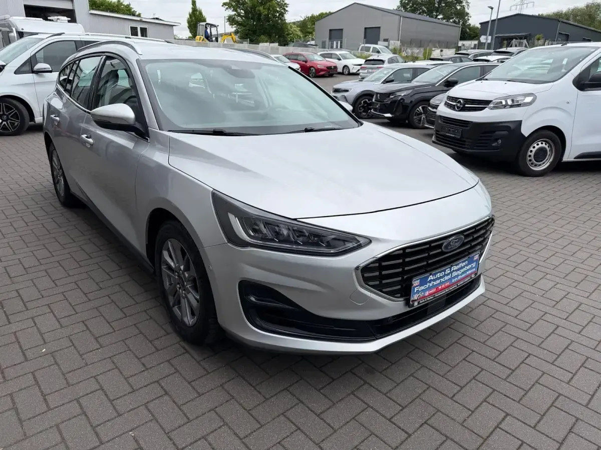 Gebraucht Ford Focus Titanium 120 PS (88 kW) 2022 Silber Kombi