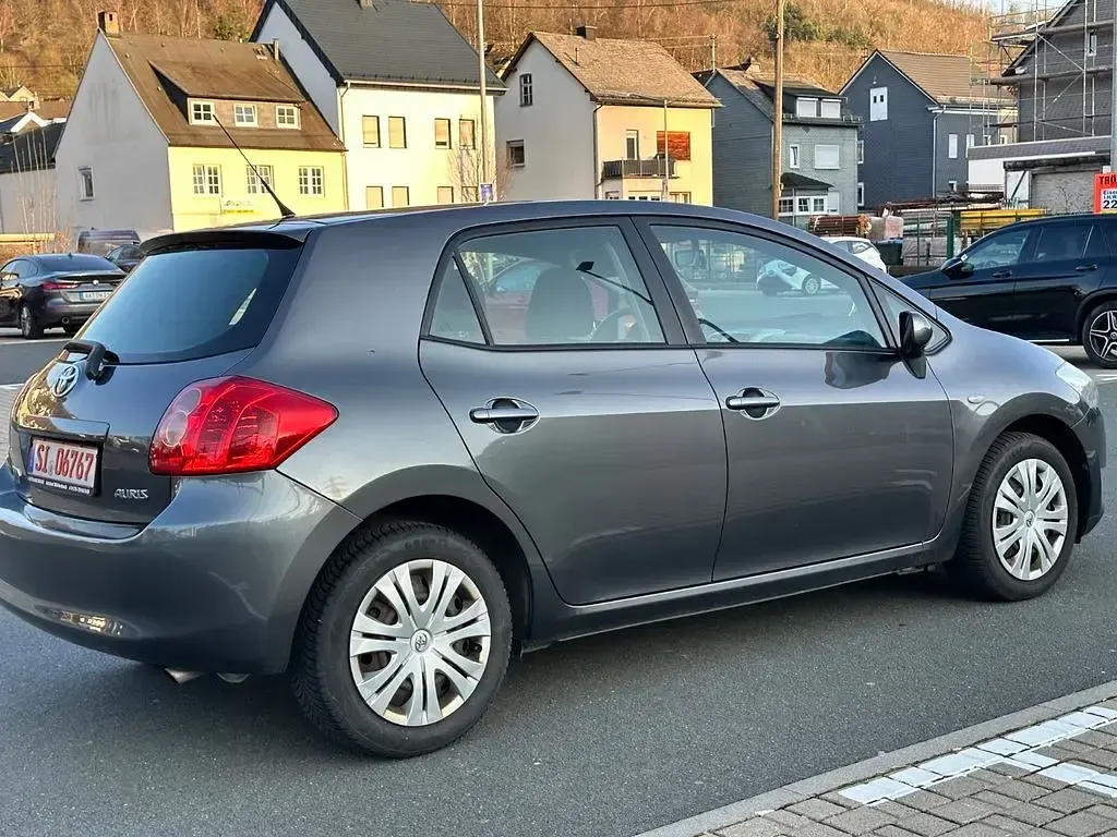 Gebraucht Toyota Auris Sol 124 PS (91 kW) 2008 Grau Kleinwagen
