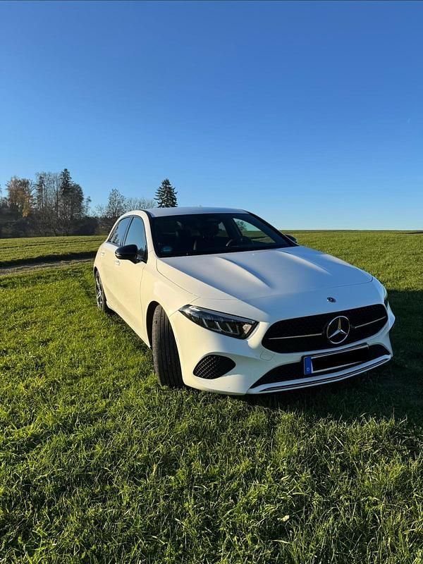 Weiß Gebraucht 2023 Mercedes A220 Kombi | 29.999 € (Guter Preis) - Bild 1/4