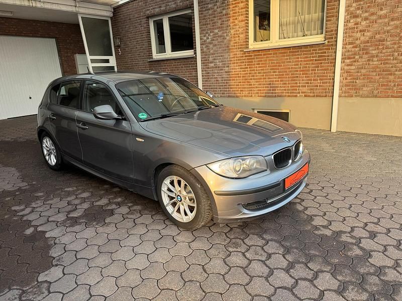 Gebraucht BMW 118 Efficient Dynamics 143 PS (105 kW) 2011 Grau Kleinwagen