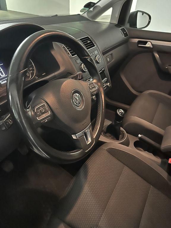 Gebraucht VW Touran Life 105 PS (77 kW) 2012 Grau Van / Kleinbus