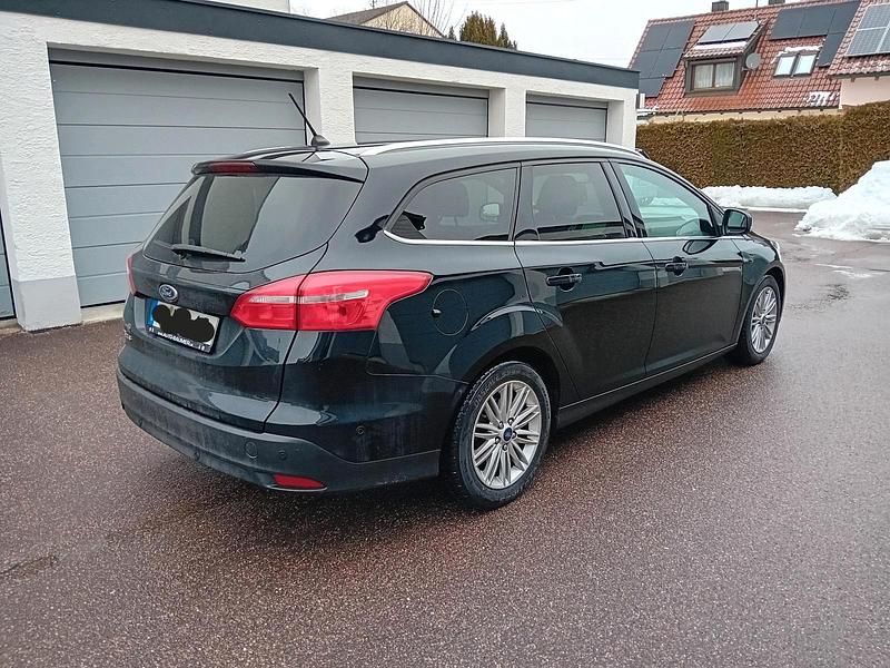 Gebraucht Ford Focus Titanium 120 PS (88 kW) 2018 Schwarz Kombi