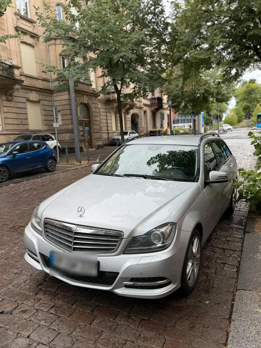 Gebraucht Mercedes C200 136 PS (100 kW) 2011 Silber Kombi