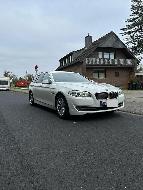 Weiß Gebraucht 2011 BMW 520 Kombi | 6.999 € (Superpreis) - Bild 1/4