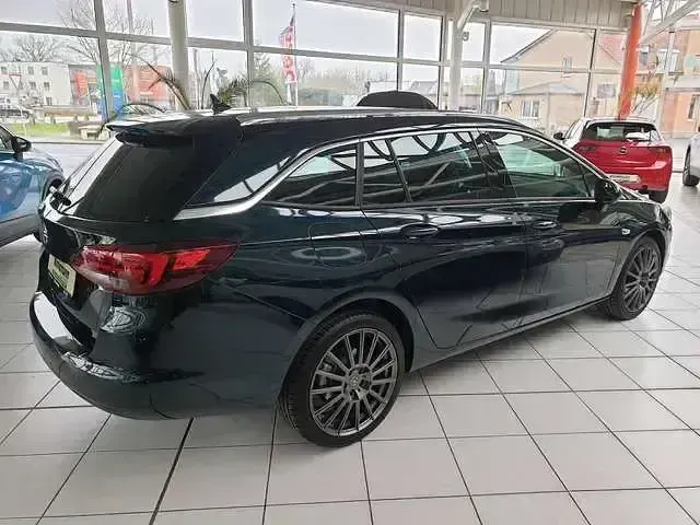 Gebraucht Opel Astra Dynamic 150 PS (110 kW) 2019 Smaragdgrün met. Kombi