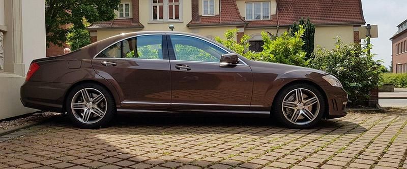 Gebraucht Mercedes S63 AMG AMG 571 PS (419 kW) 2012 Braun Limousine