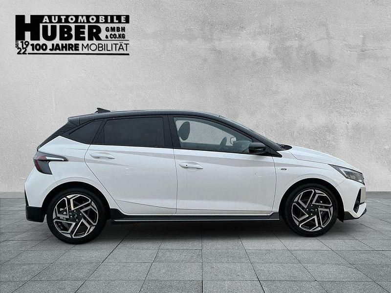 Neu Hyundai i20 N Line 101 PS (74 kW) 2025 Schwarz metallic Limousine