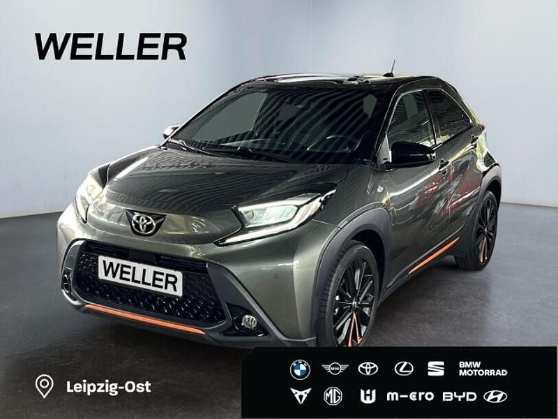 Gruen Gebraucht 2022 Toyota Aygo Limited Kleinwagen | 17.990 € (Guter Preis) - Bild 1/3