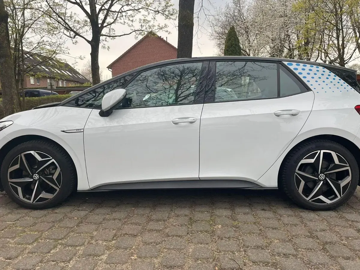 Gebraucht VW ID.3 Pro Performance 150 kW (204 PS) 2022 Weiß Kleinwagen