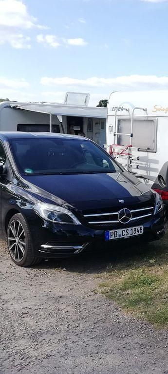 Gebraucht Mercedes B200 156 PS (114 kW) 2014 Schwarz Van / Kleinbus