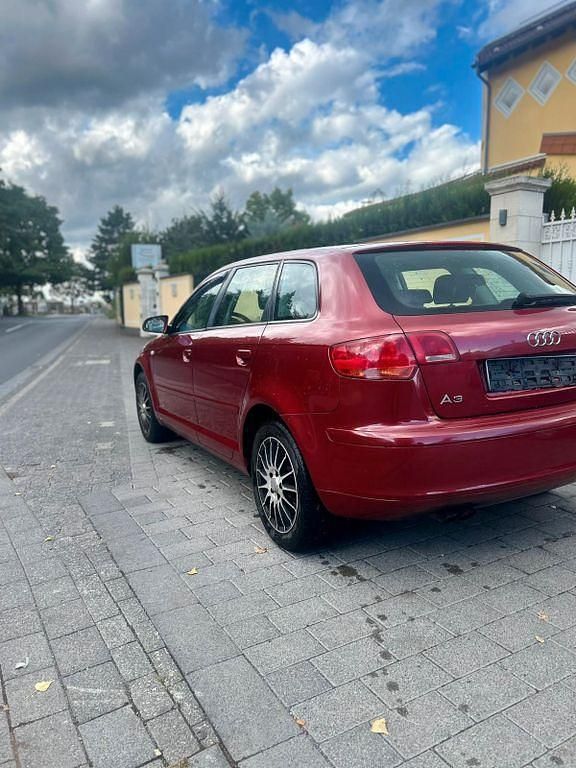 Gebraucht Audi A3 Attraction 140 PS (102 kW) 2007 Rot Limousine