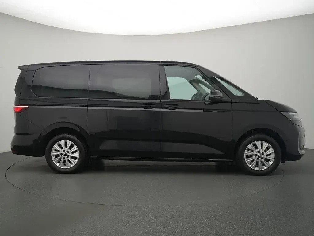 Gebraucht VW Multivan Life 150 PS (110 kW) 2025 Deep black Van / Kleinbus