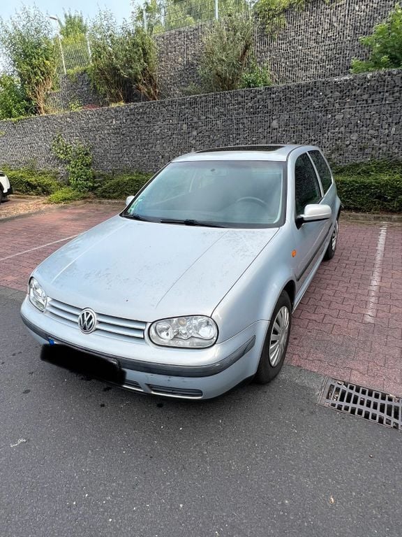 Silber Gebraucht 1998 VW Golf IV Trendline Limousine | 1.400 € (Guter Preis) - Bild 1/4