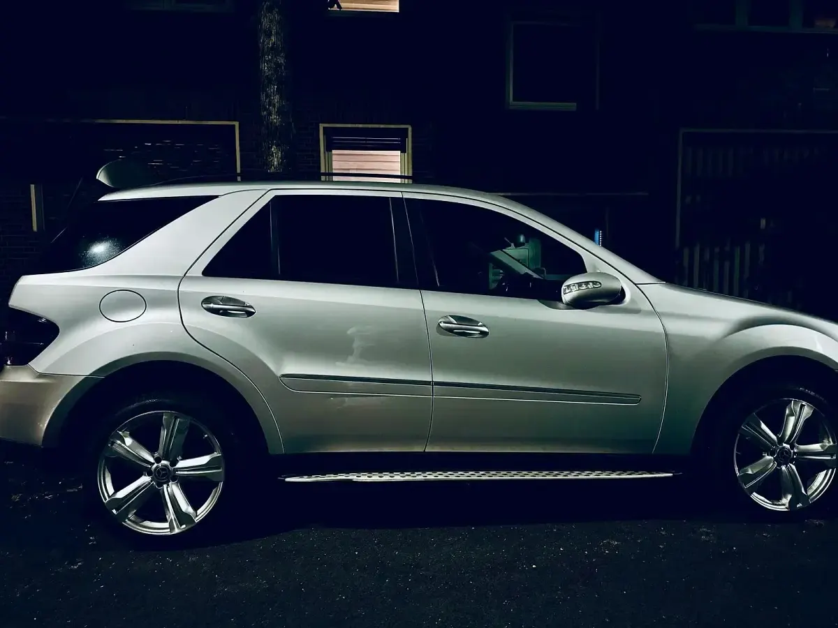 Gebraucht Mercedes ML320 224 PS (164 kW) 2008 Silber SUV
