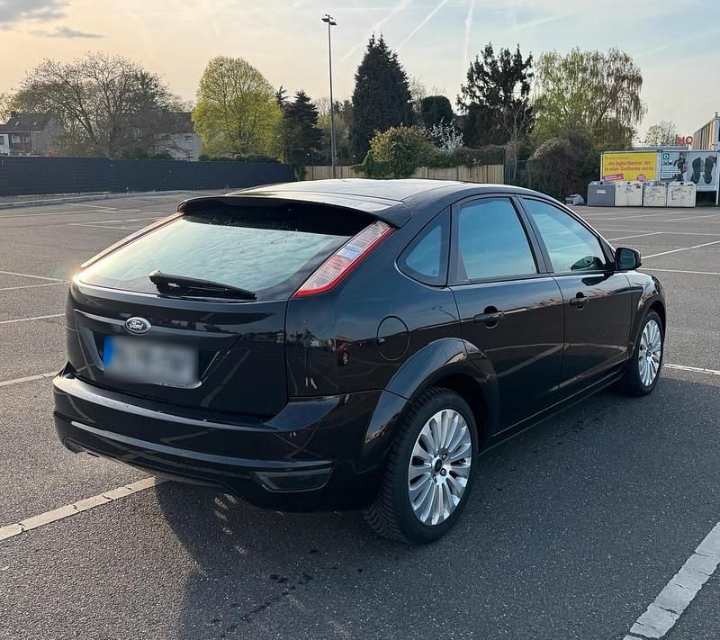 Second-hand Ford Focus 145 CP (106 kW) 2008 Negru Hatchback