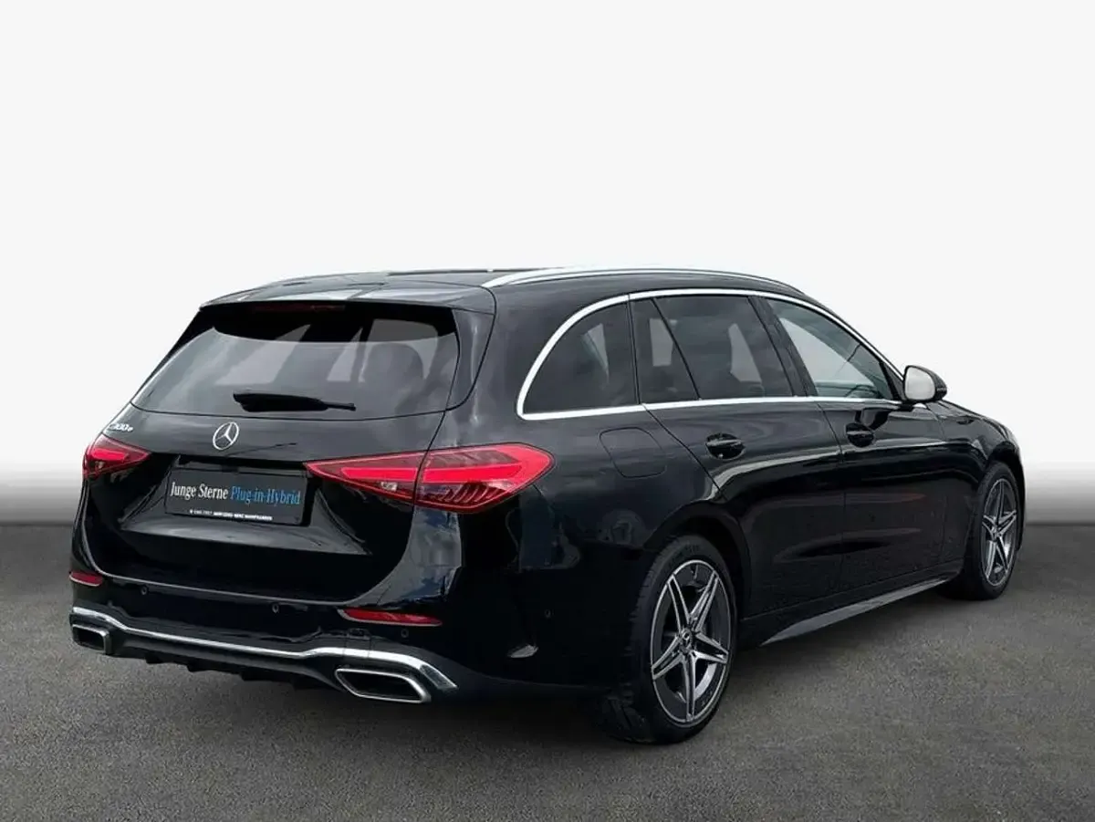 Gebraucht Mercedes C300 204 PS (150 kW) 2023 Schwarz Kombi