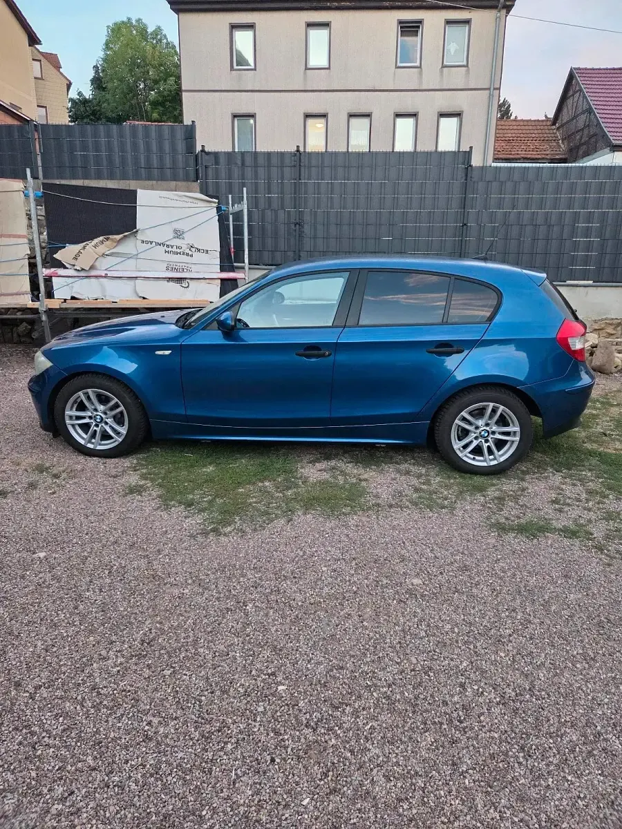 Gebraucht BMW 118 122 PS (89 kW) 2006 Blau Kleinwagen