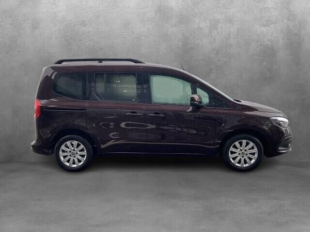 Gebraucht Mercedes T180 Progressive 131 PS (96 kW) 2024 Rubellitrot Van / Kleinbus