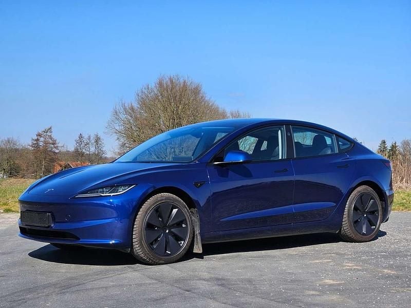 Gebraucht Tesla Model 3 Long Range AWD 366 kW (498 PS) 2024 Deep blue metallic Limousine
