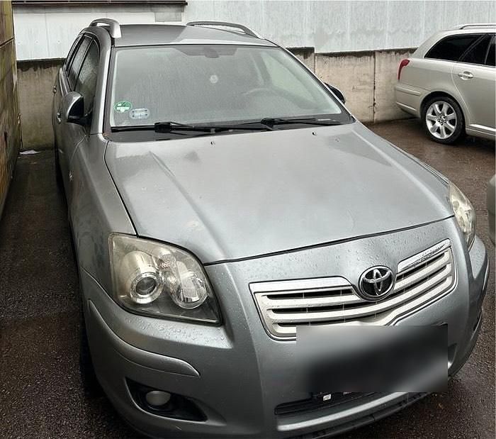 Silber Gebraucht 2007 Toyota Avensis Kombi | 3.000 € - Bild 1/3
