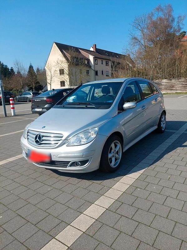 Gebraucht Mercedes B180 110 PS (80 kW) 2006 Silber Van / Kleinbus