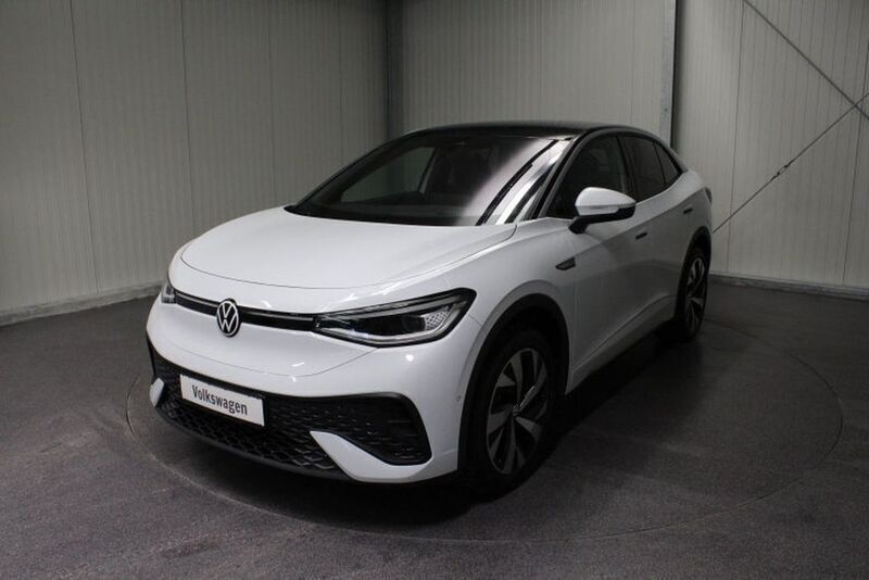 Weiß (gletscherweiß metallic .../weiß) Gebraucht 2023 VW ID.5 Pro Performance SUV | 31.990 € (Superpreis) - Bild 1/4