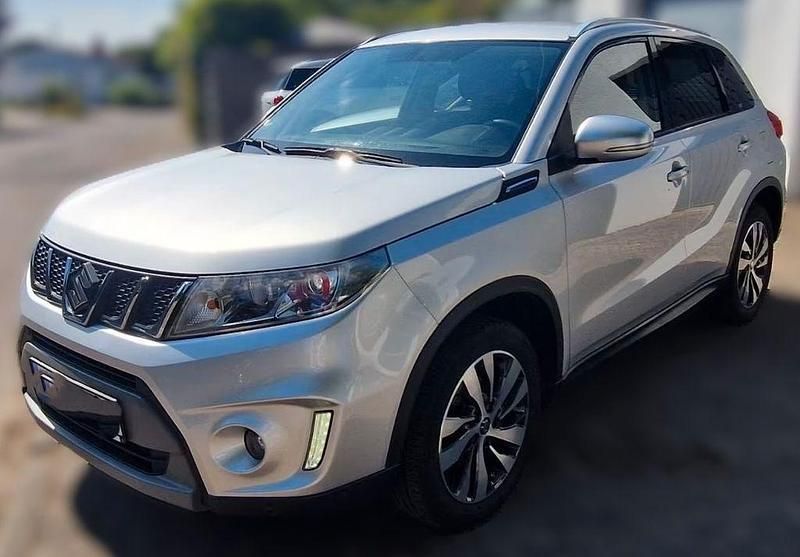 Silber Gebraucht 2018 Suzuki Vitara SUV | 17.480 € (Guter Preis) - Bild 1/4