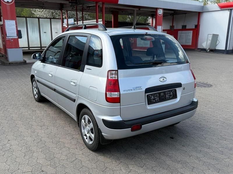 Używany Hyundai Matrix GLS 103 KM (75 kW) 2007 Srebrny Minivan