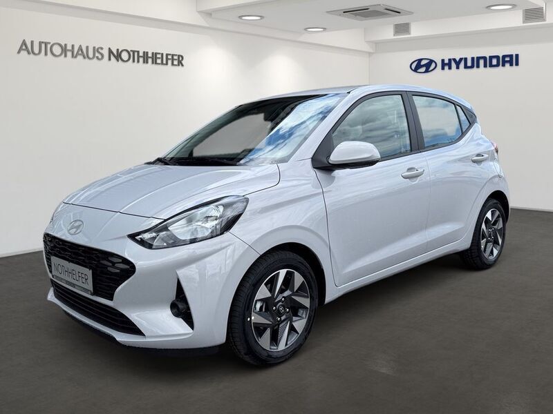 Grau Neu 2025 Hyundai i10 Trend Kleinwagen | 19.300 € (Fairer Preis) - Bild 1/4