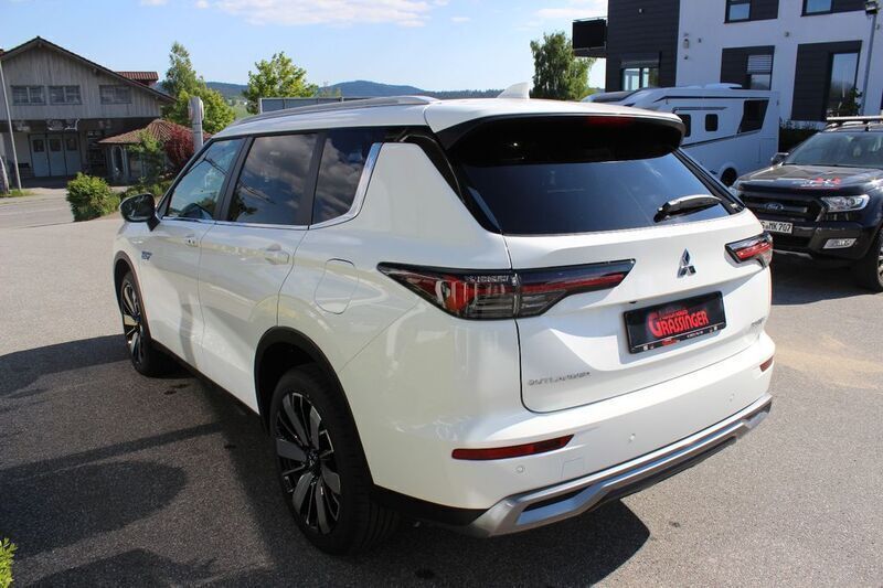 Neu Mitsubishi Outlander P-HEV Edition 306 PS (225 kW) 2025 Weiß SUV