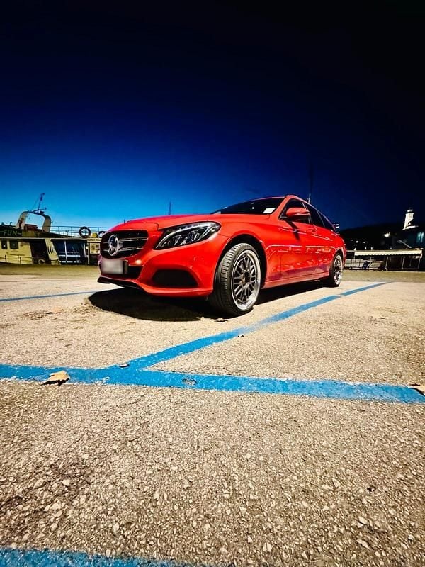 Gebraucht Mercedes C220 170 PS (125 kW) 2017 Rot Kombi