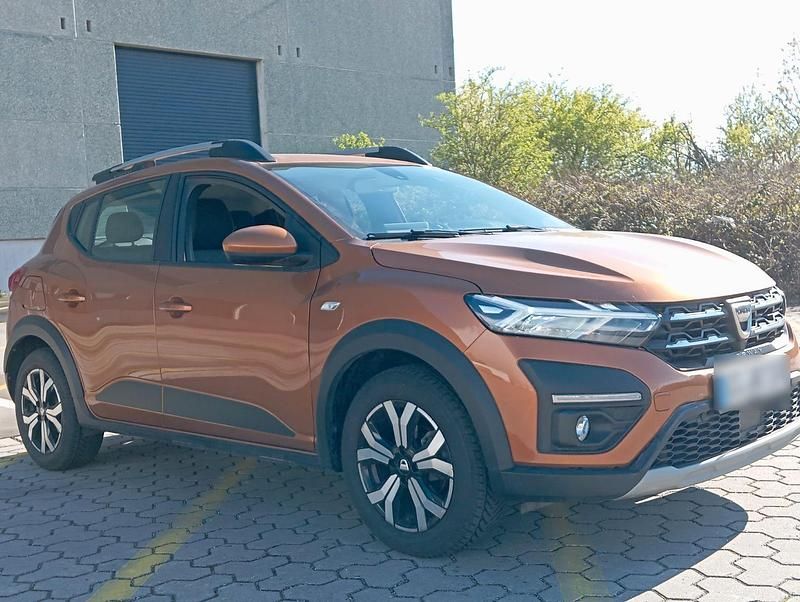 Gebraucht Dacia Sandero Expression 91 PS (66 kW) 2021 Orange Limousine