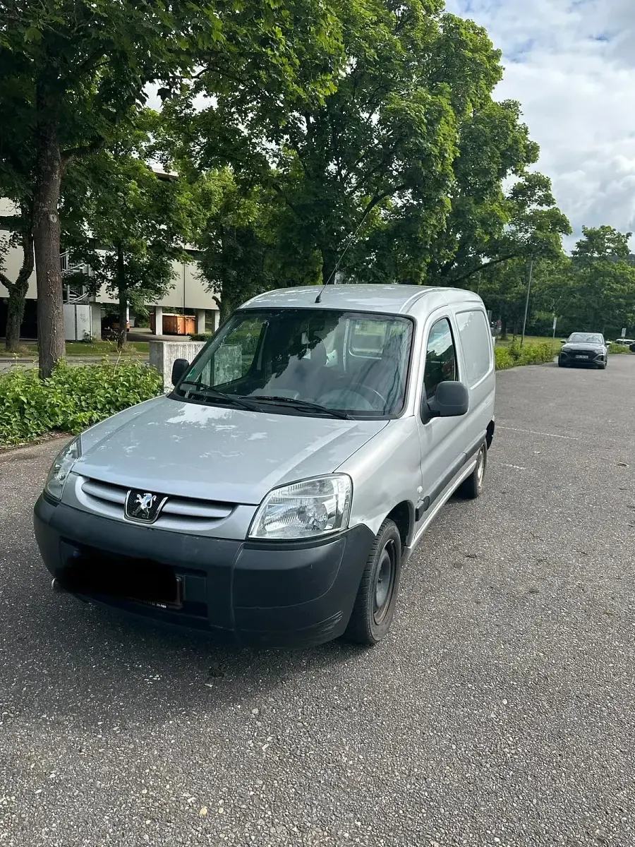 Gebraucht Peugeot Partner 90 PS (66 kW) 2004 Silber Van / Kleinbus