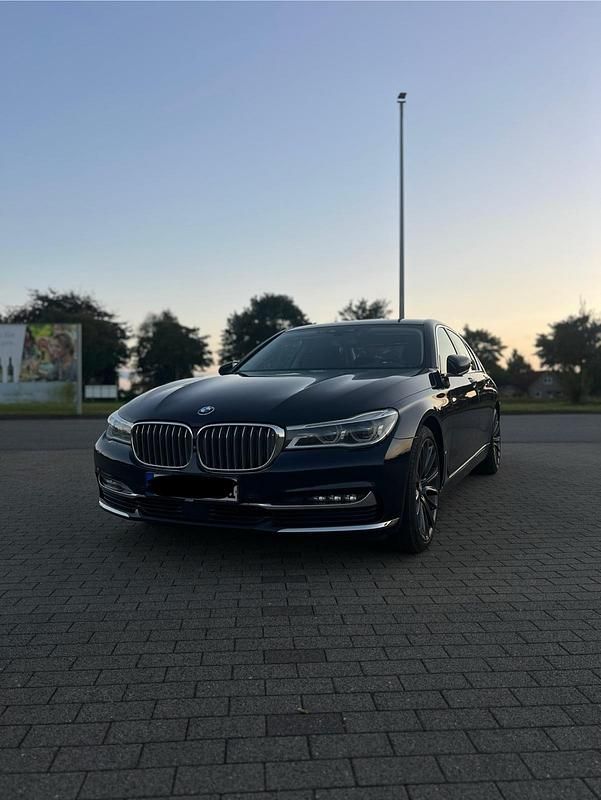 Gebraucht BMW 730 265 PS (194 kW) 2017 Blau Limousine