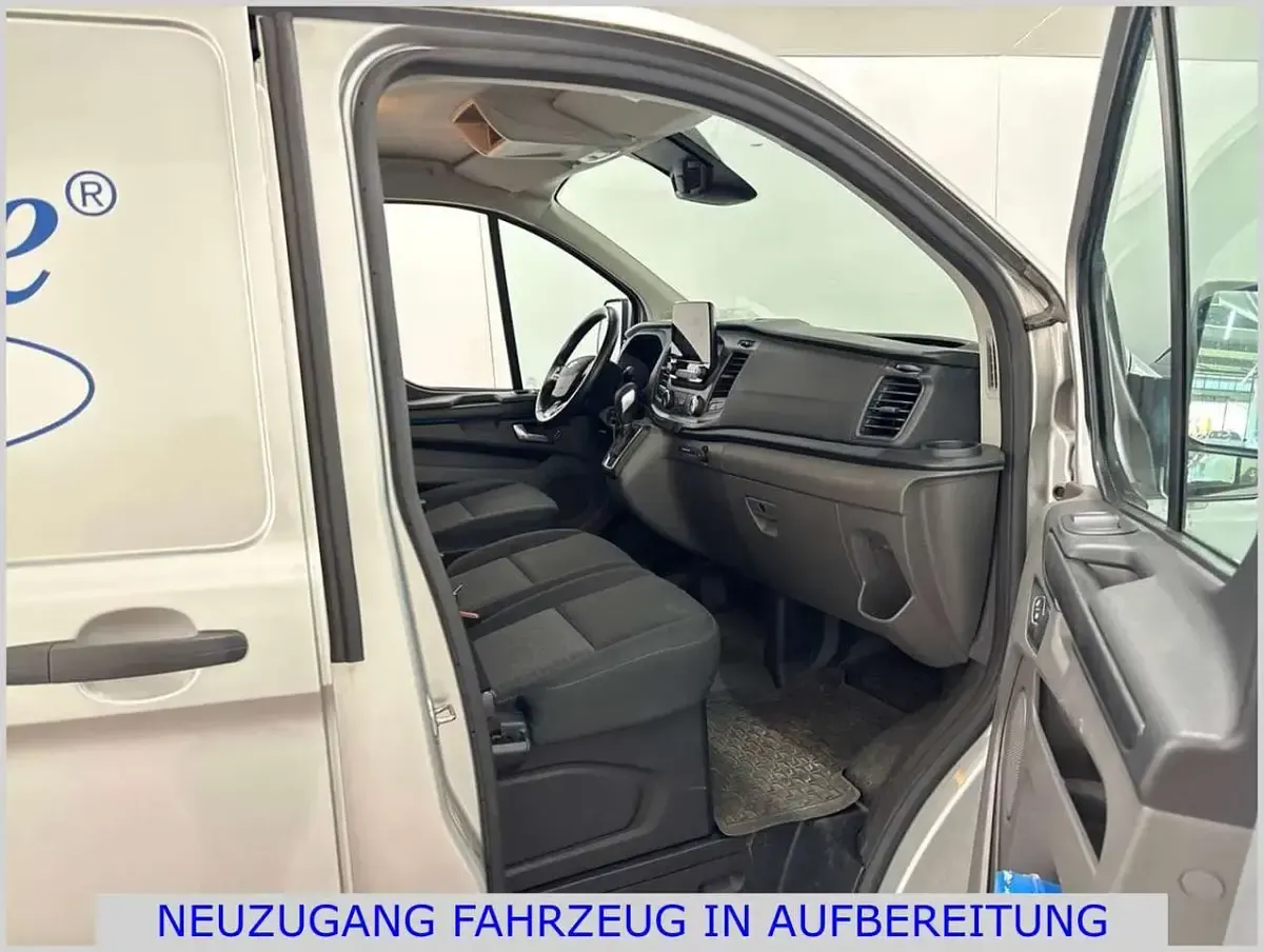 Gebraucht Ford Transit Custom 131 PS (96 kW) 2020 Polar silber metallic Van / Kleinbus