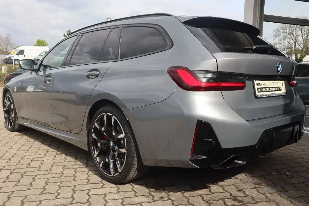 Gebraucht BMW M340 Performance 340 PS (250 kW) 2024 Skyscraper grau Limousine
