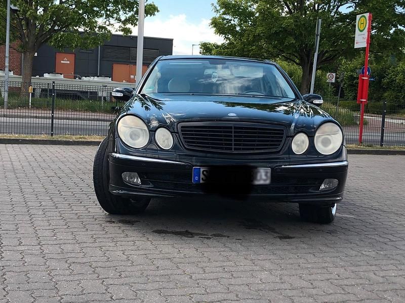 Gebraucht Mercedes E500 306 PS (225 kW) 2002 Andere farben Limousine