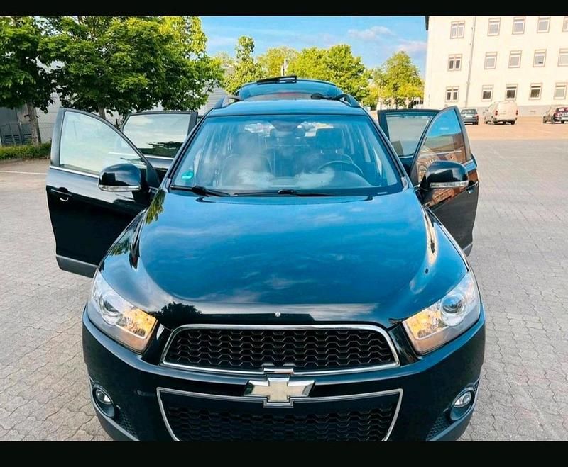 Schwarz Gebraucht 2011 Chevrolet Captiva LT SUV | 8.200 € (Teuer) - Bild 1/4