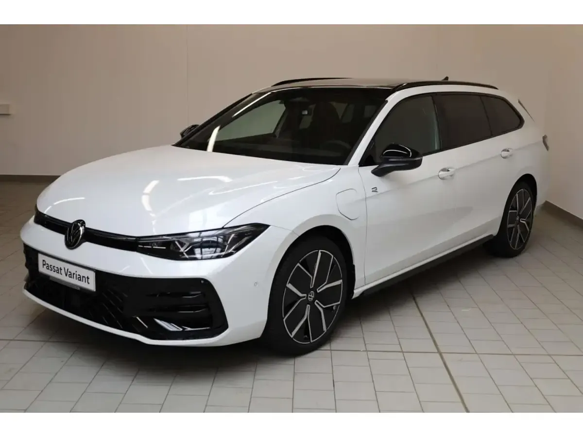 Gebraucht VW Passat R-line 272 PS (200 kW) 2025 Weiß Kombi