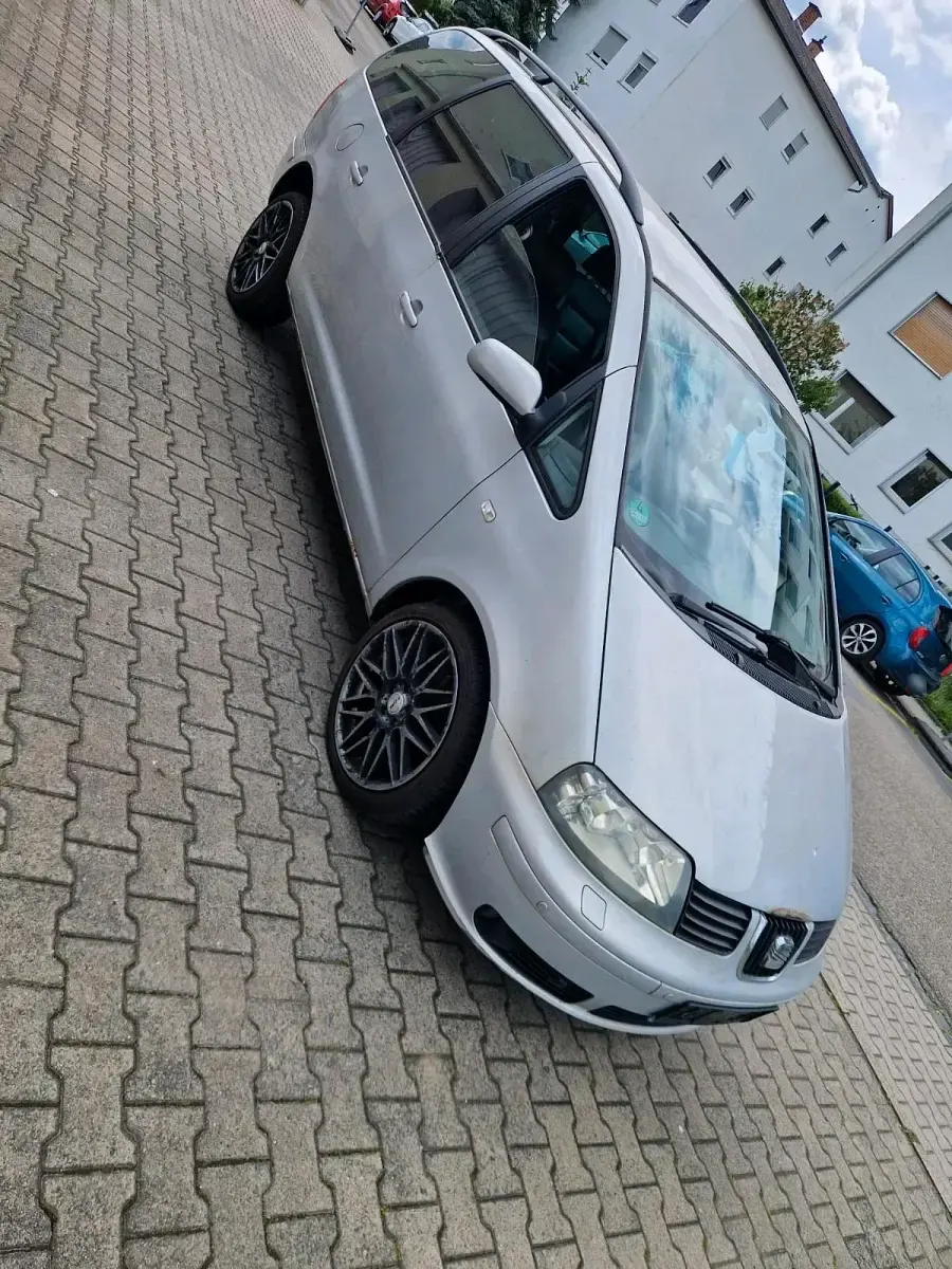 Gebraucht Seat Alhambra 150 PS (110 kW) 2001 Silber Van / Kleinbus