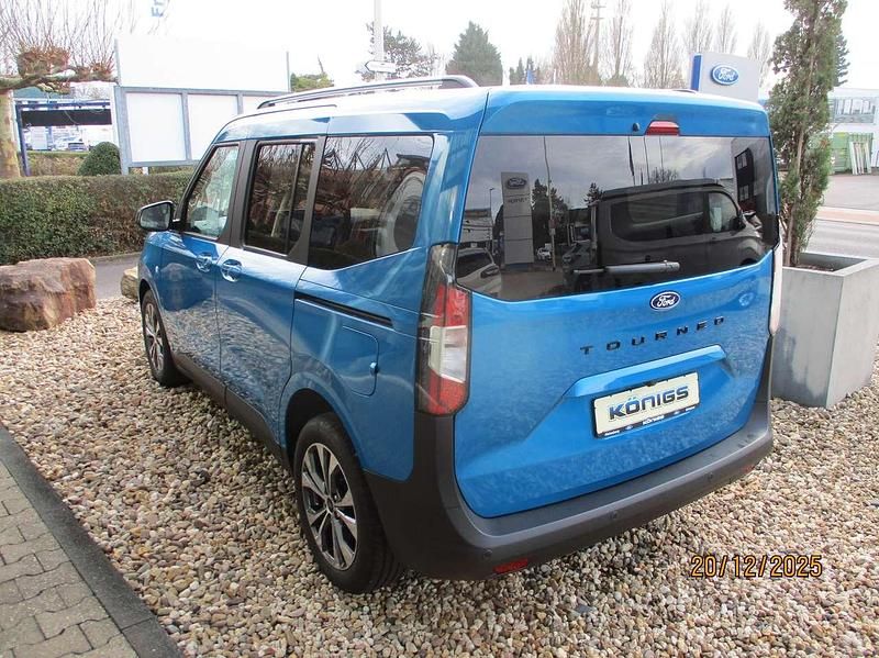 Neu Ford Tourneo Courier Titanium 125 PS (91 kW) 2025 Digital aqua blue Van / Kleinbus