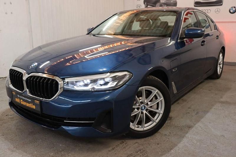 Gebraucht BMW 520 Performance 163 PS (119 kW) 2022 Blau Limousine