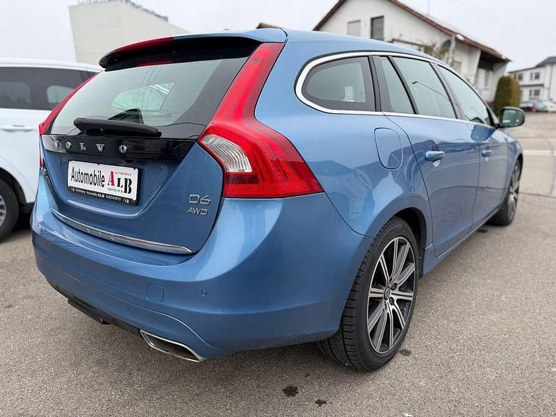 Gebraucht Volvo V60 Summum 215 PS (158 kW) 2015 Blau Kombi