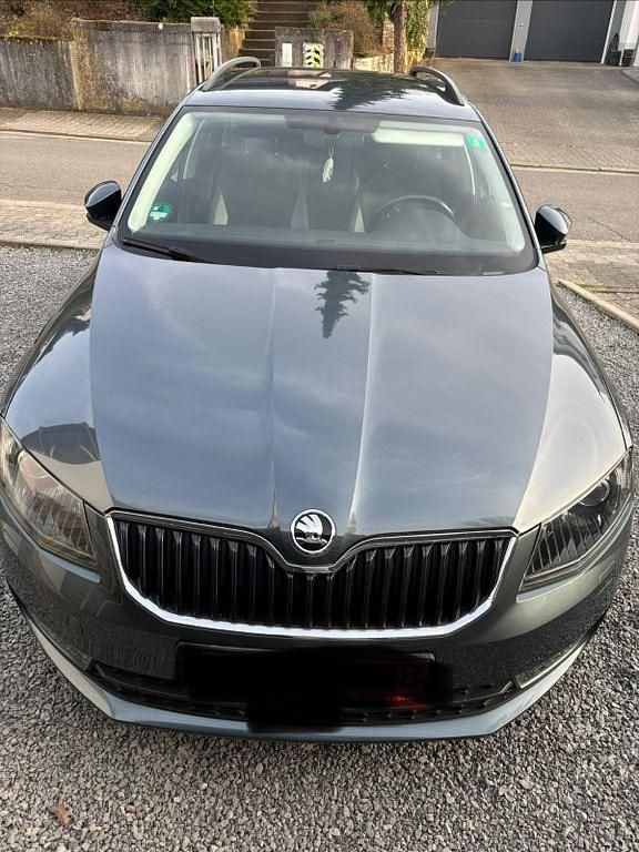 Gebraucht Skoda Octavia Style 150 PS (110 kW) 2016 Grau Kleinwagen
