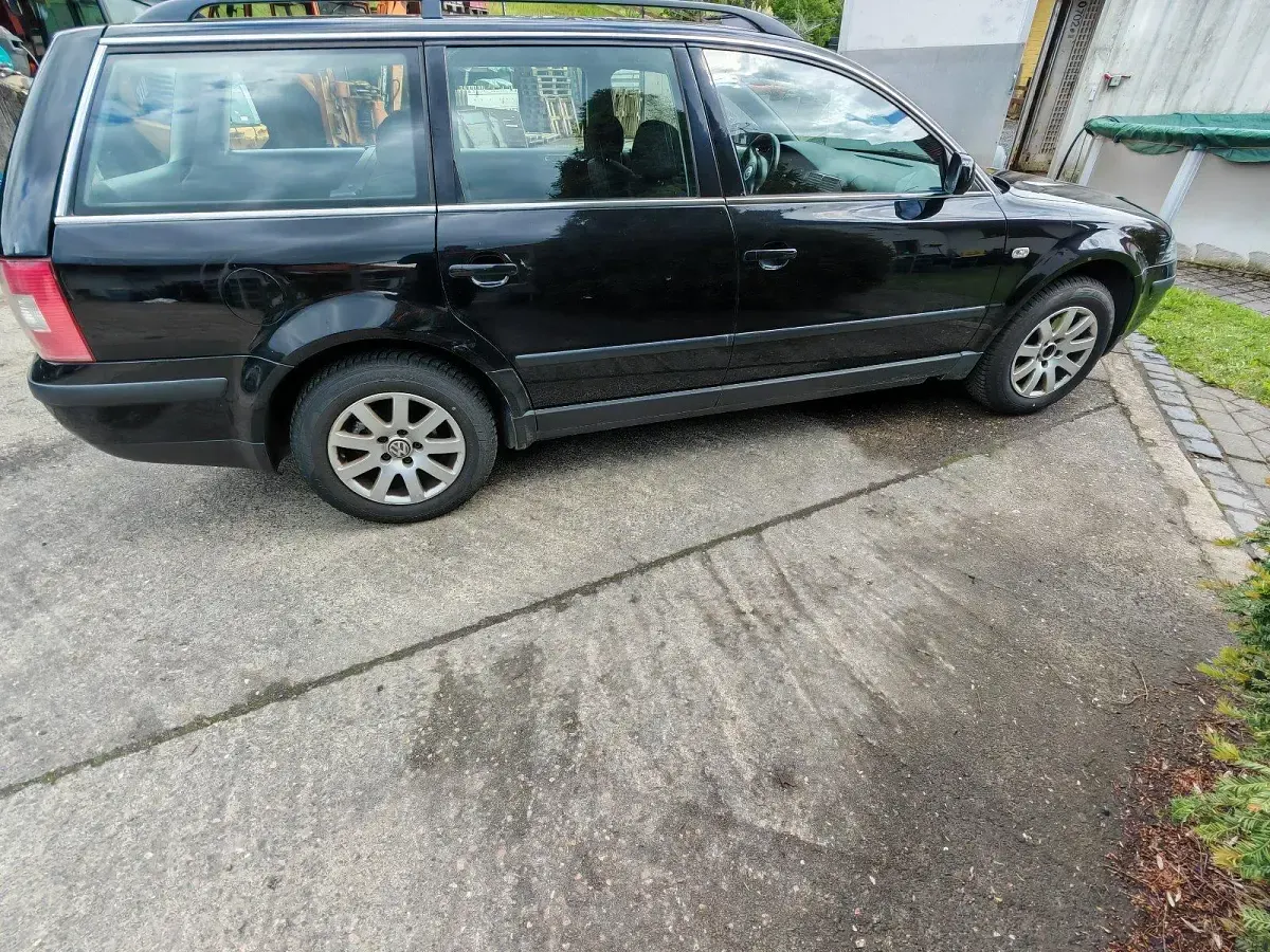 Gebraucht VW Passat 130 PS (95 kW) 2003 Schwarz Kombi